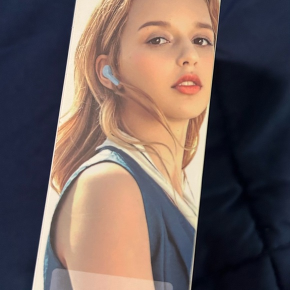 TWS • 2 Wireless Stereo Earbuds Sets • Sensitive Touch Function • Black & White - Picture 6 of 6